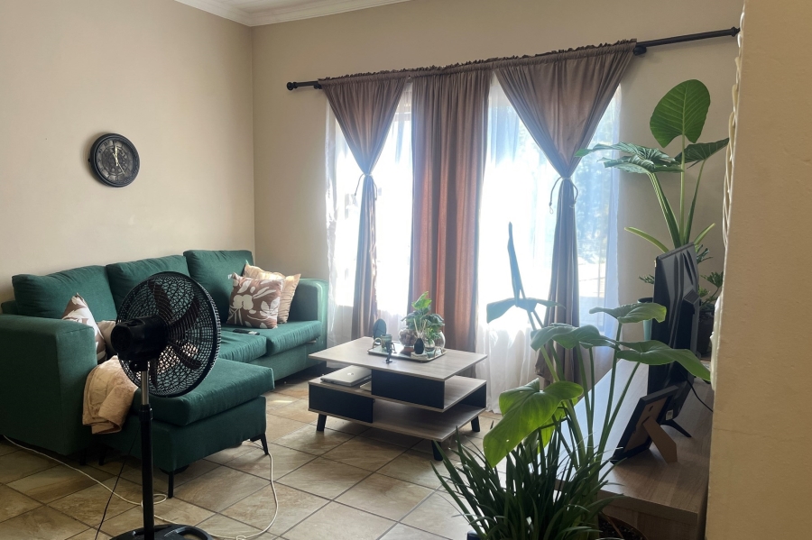 1 Bedroom Property for Sale in Gateway Manor North West